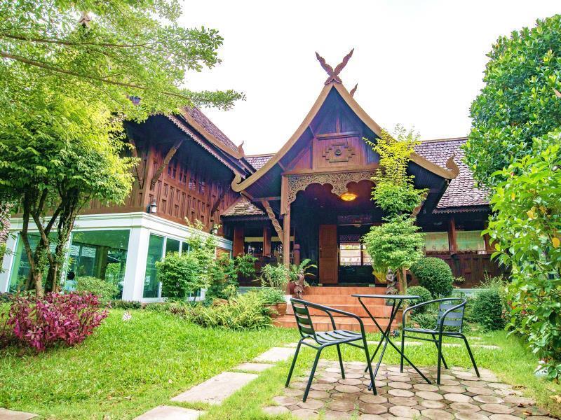 Baan Kumwan Boutique Hotel Lampang Exteriör bild